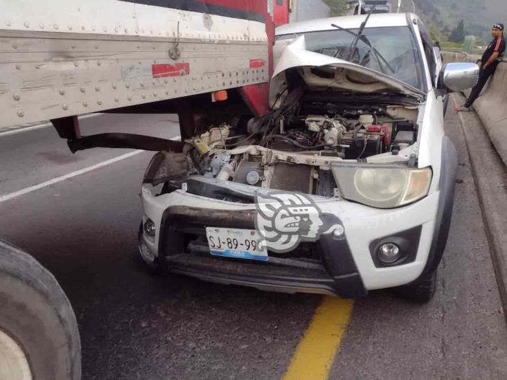 Accidente múltiple en Nogales genera movilización policial