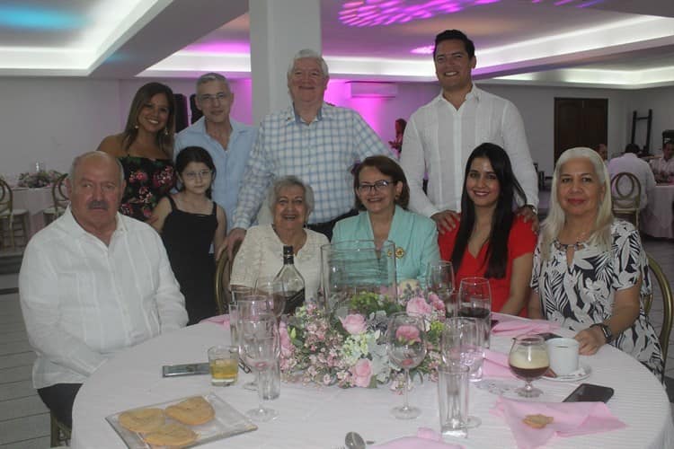 Club de Leones de Veracruz festejó a las mamás leonas