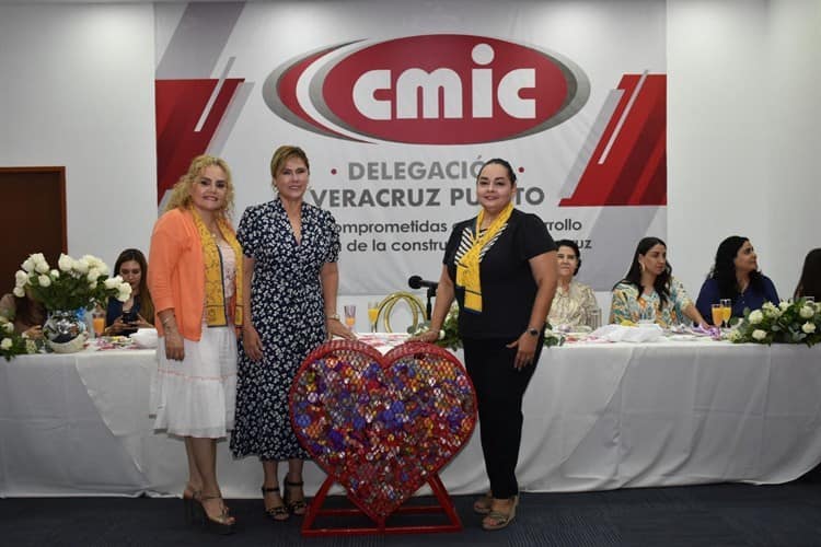 Comité de Damas de CMIC Veracruz festejan el Día de las Madres