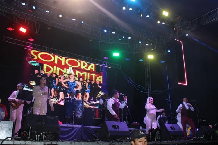 Veracruz bailó con Rayito Colombiano en la Expo Feria Ganadera Ylang Ylang