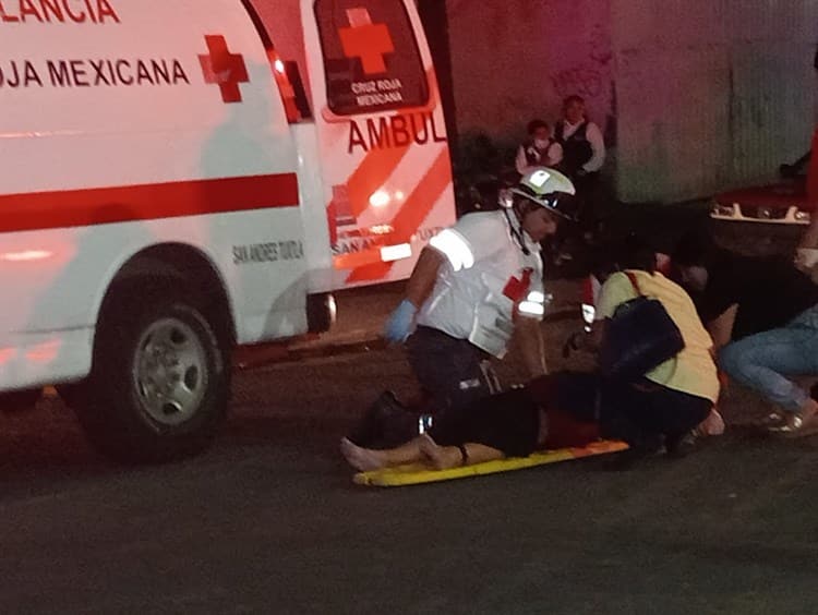 Mujer resulta lesionada tras derrapar en su motocicleta en San Andrés