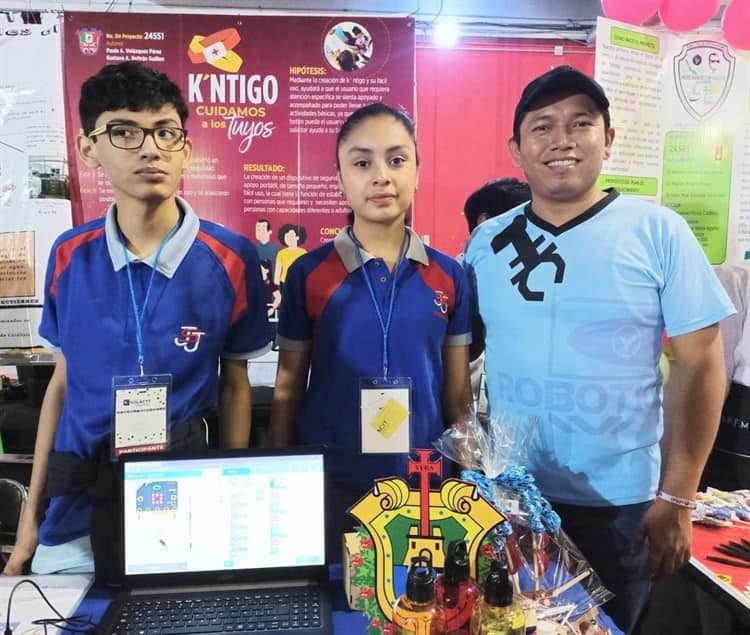 Alumnos de Coatzacoalcos clasifican a fase internacional de Infomatrix