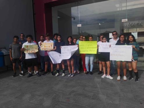 Un infierno, Centro de Raqueta en Boca del Río; protestan frente al IVD