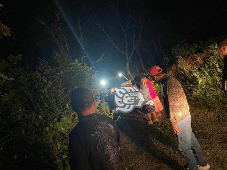 En Ixtaczoquitlán, rescatan a senderista con vida de la Barranca del Metlác