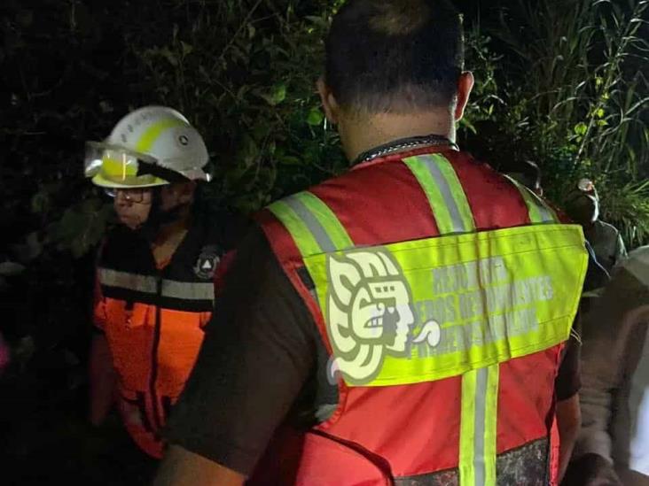 En Ixtaczoquitlán, rescatan a senderista con vida de la Barranca del Metlác