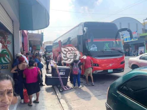 En Acayucan, no paran viajes turísticos al norte del país