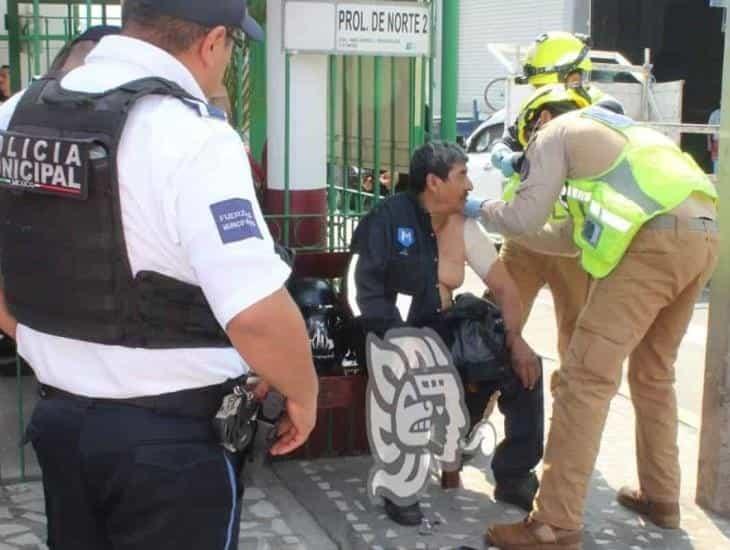 Motociclista resulta lesionado tras accidentarse en la zona centro de Veracruz