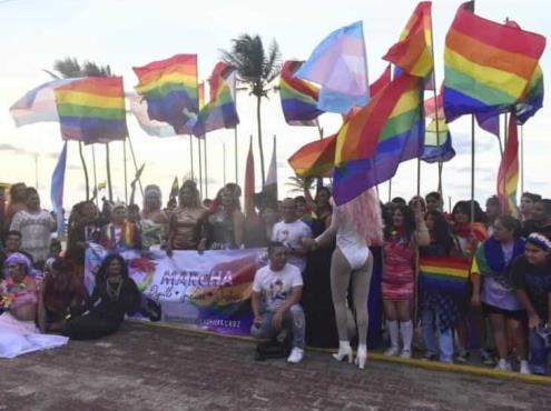 Desde Coatzacoalcos, colectivos LGBT exigen un alto a crímenes de odio y abusos policiacos