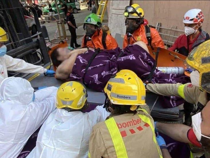 Rescatan a hombre de más de 200 kilos atrapado entre toneladas de basura (+Video)