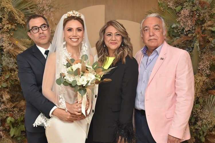 Berenice Girón Guzmán y Armando del Río Golffier contraen matrimonio