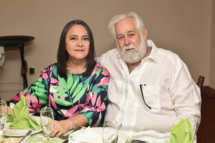 Berenice Girón Guzmán y Armando del Río Golffier contraen matrimonio