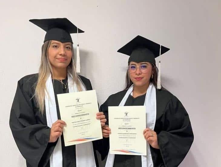 Karina León y Nataly Paz culminan estudios en Cosmetología y Cosmiatría 