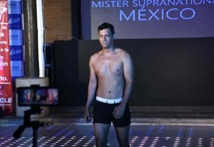 Aspirantes al título de Mister Supranational México 2023 desfilaron en pasarela de semifinal en Xalapa