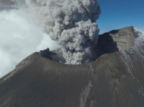 ¡Espectacular! Dron de la Marina ‘vigila’ el cráter del Popocatépetl (+Video)