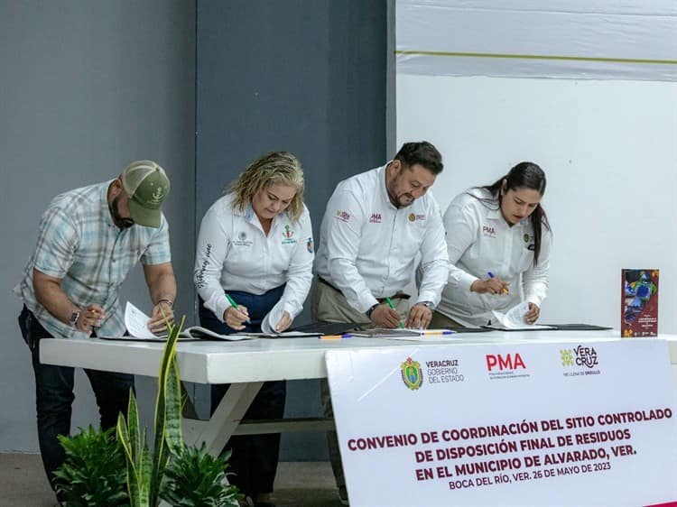 Alvarado firma convenio para el manejo adecuado de residuos sólidos