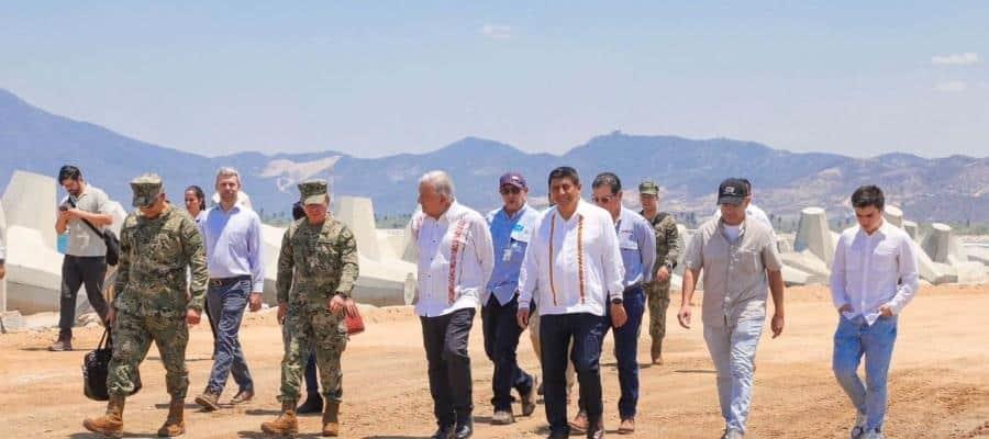 Concluye AMLO su gira en el sureste; más de 100 mil mdp invertidos en obras de Salina Cruz (+Video)