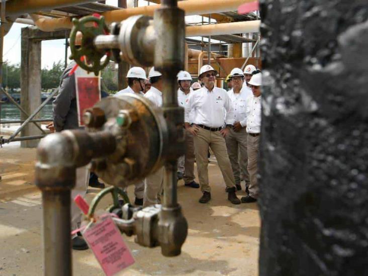 Visita Romero Oropeza dos instalaciones de Pemex en Coatzacoalcos