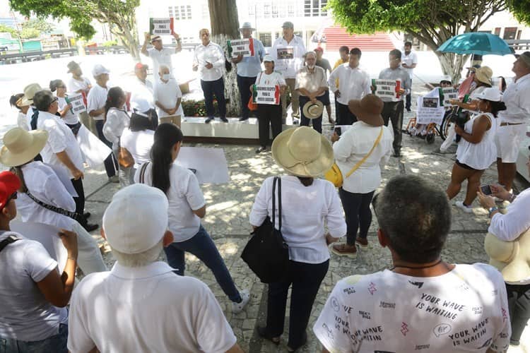 Marchan en Coatzacoalcos a favor de la SCJN