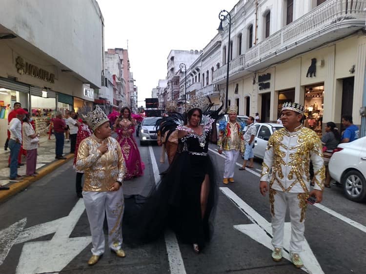 Comunidad LGBT+ realiza papaqui de inclusión en Veracruz