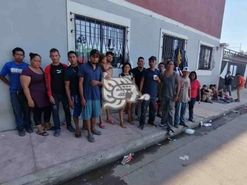 ¡Les robaron y encañonaron!; denuncian migrantes presunto abuso de la Marina en sur de Veracruz