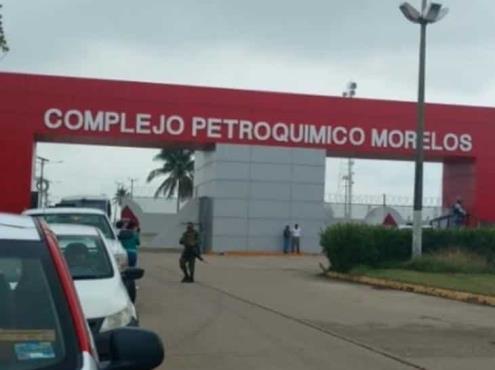 Petroleros del Complejo Morelos mantienen paro de labores; exigen equipo de seguridad