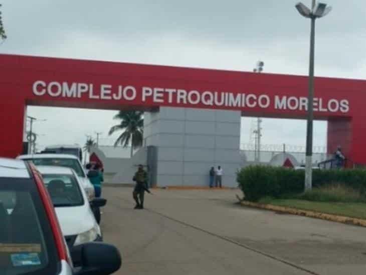 Petroleros del Complejo Morelos mantienen paro de labores; exigen equipo de seguridad