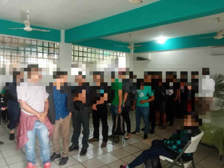 Resguardan 76 migrantes en Orizaba y Cuitláhuac