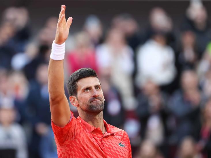 Novak Djokovic se presenta con triunfo en París