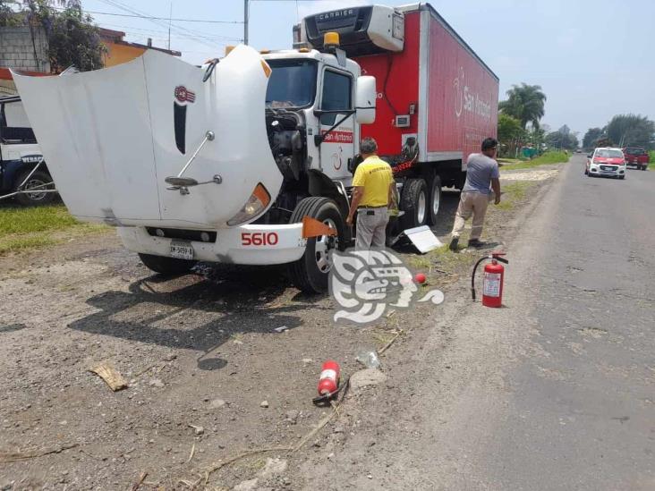 Tráiler estuvo a punto de arder en la Fortín-Huatusco