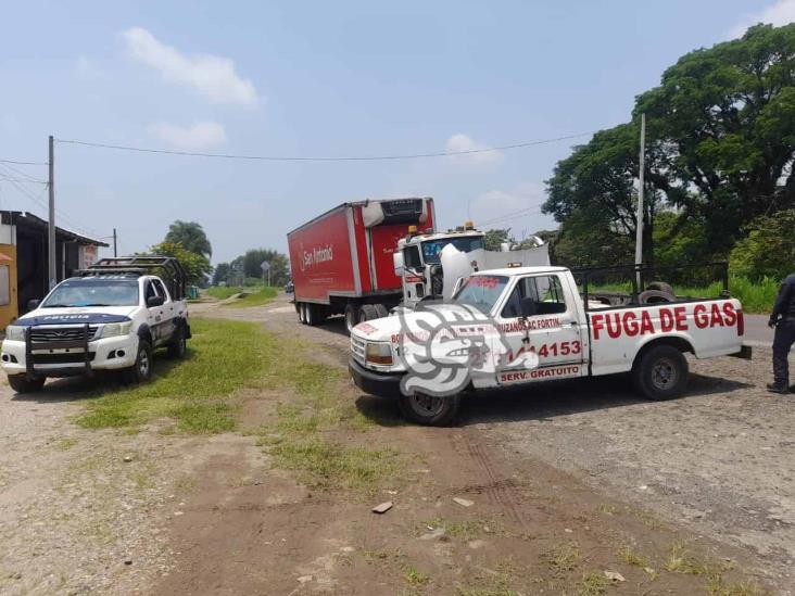 Tráiler estuvo a punto de arder en la Fortín-Huatusco