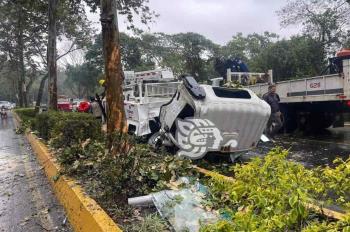 Confirman dos muertes de trágico accidente de trabajadores municipales de Xalapa