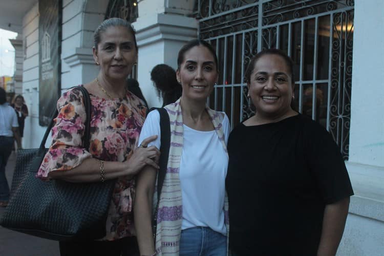 Veracruzanos disfrutan ‘Los Monólogos de la Vagina’