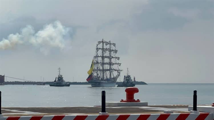 Familia venezolana se reencuentra en Veracruz gracias a buque Simón Bolívar (+Video)