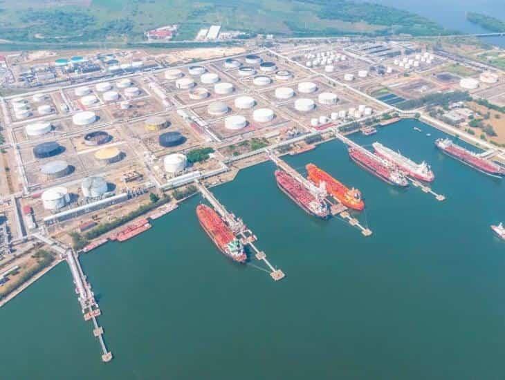 Puerto de Coatzacoalcos, primer lugar nacional en movimiento de carga