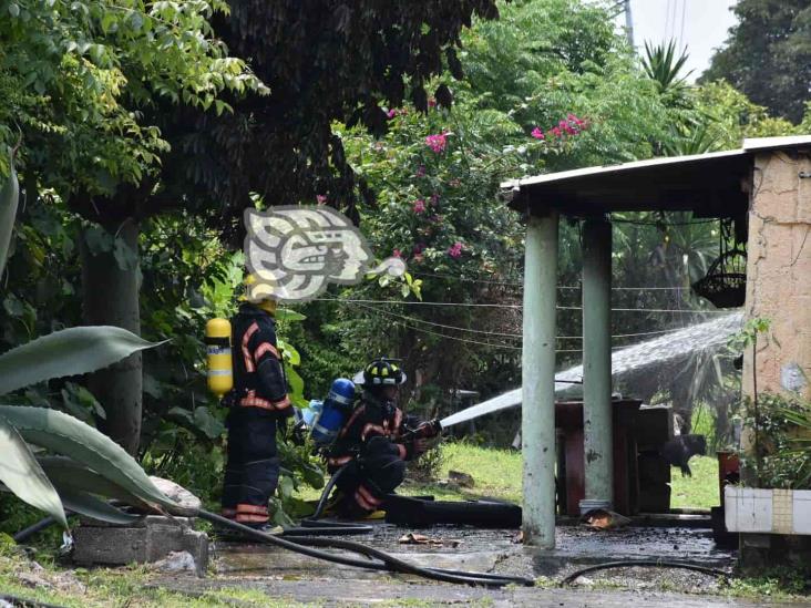 Incendio devasta domicilio en unidad habitacional de Orizaba (+Video)