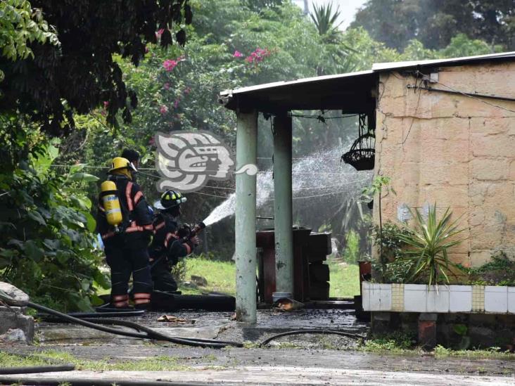 Incendio devasta domicilio en unidad habitacional de Orizaba (+Video)