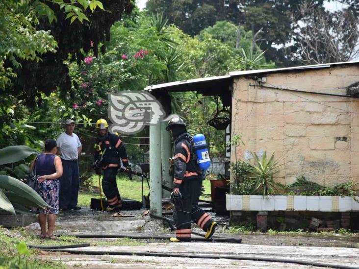 Incendio devasta domicilio en unidad habitacional de Orizaba (+Video)