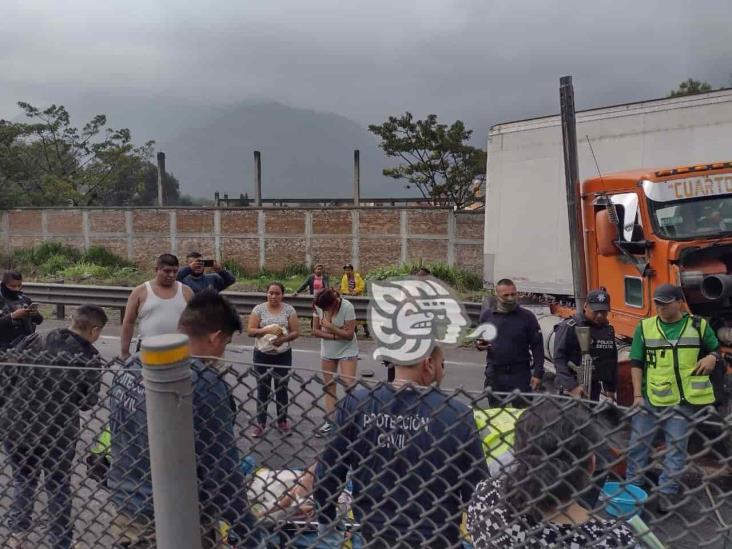 Accidente de tráiler full en Nogales deja 2 lesionados, entre ellos un menor con quemaduras y el chófer