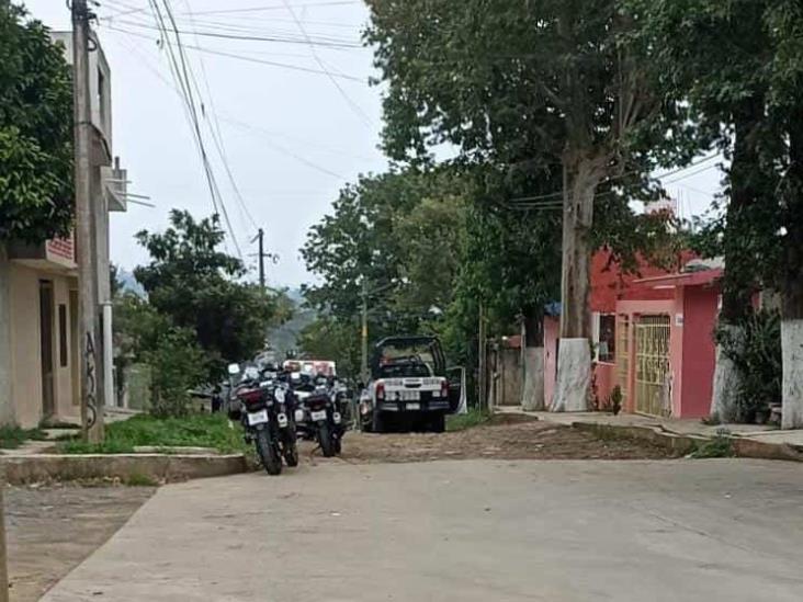 Hampa hace lo que quiere en Xalapa: taxista es atacado por asaltante con machete