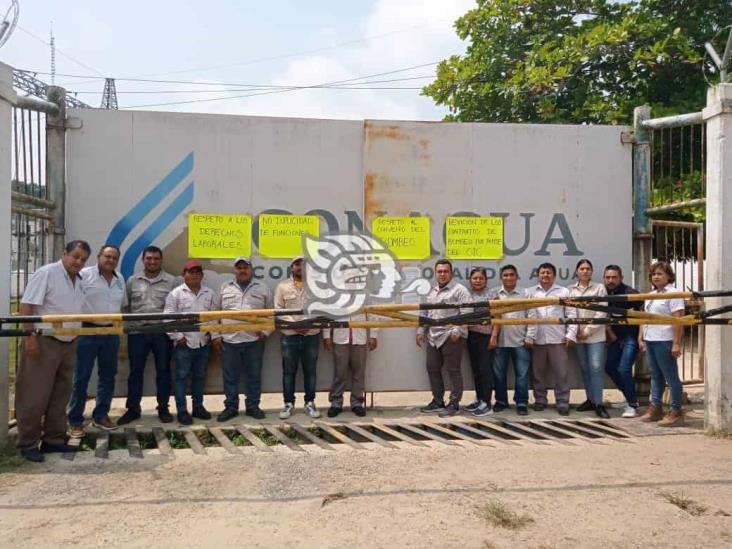 Trabajadores de la Conagua bloquean planta de bombeo en Moloacán
