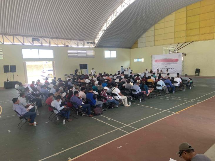 Entre reclamos, realizan consulta para reforma de ley indígena en Acayucan