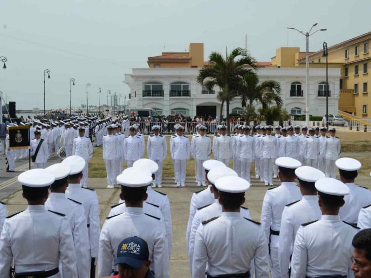 Con acto cívico, conmemoran el Día de la Marina en Veracruz (+Video)