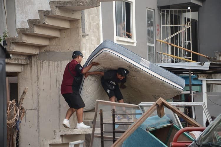 Desalojan a familias en el fraccionamiento Hacienda Sotavento, en Veracruz(+Video)