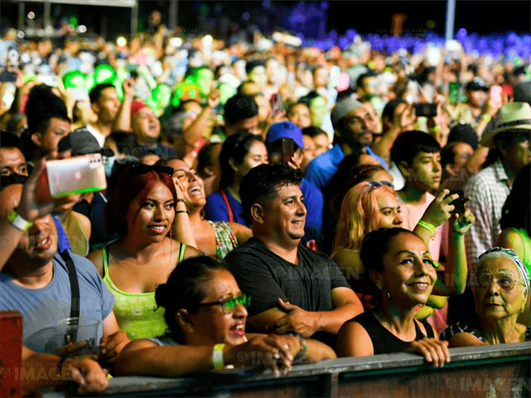 Luis Enrique, espectacular en segundo día del Salsa Fest