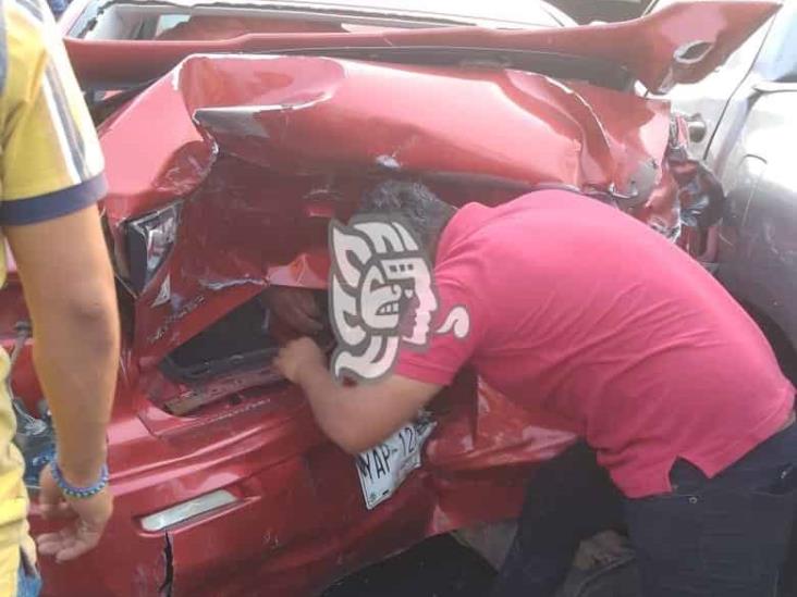 Choques en carreteras de Acayucan dejan 5 heridos