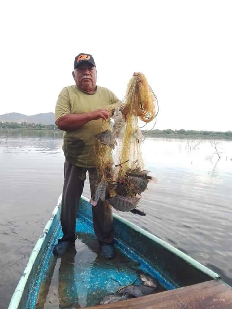 La pesca resurge en el Farallón, pero laguna sigue herida