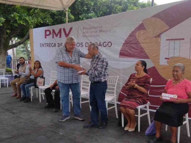 En Ixtaczoquitlán, entregan tarjetas del Programa Mejora tu Vivienda (+Video)