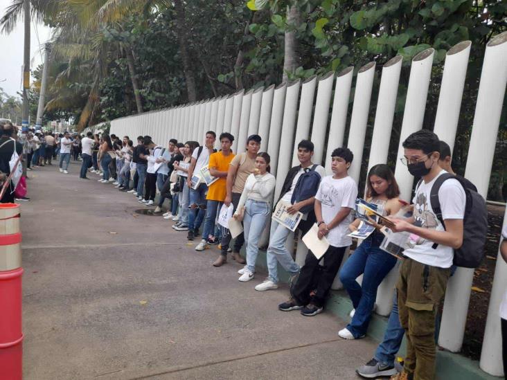 Examen de admisión UV 2023: Aspirantes abarrotan sedes en Veracruz