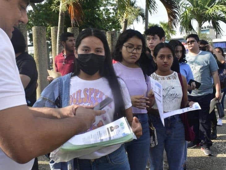 Así se prepararon en Coatzacoalcos para el examen de la UV