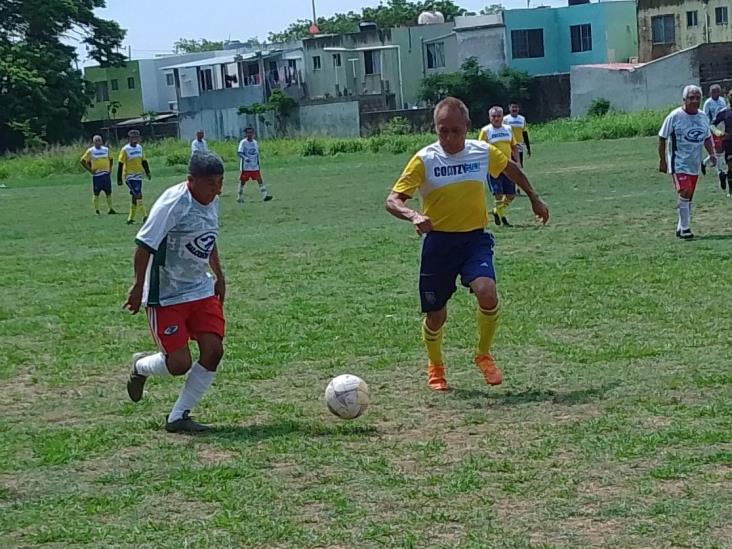 Halcones de la UV se impone en duelo de aves